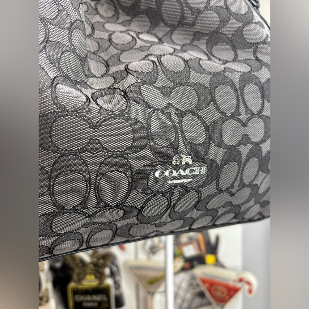 Coach 2017 Edie 31 shoulder bag EUC - Picture 3 of 15